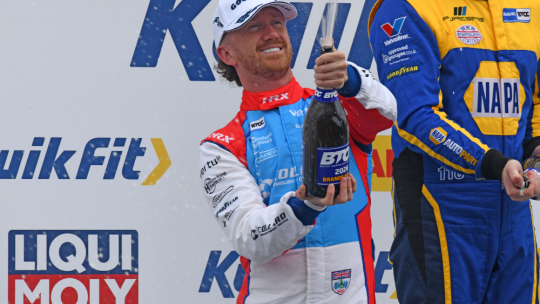 Скорость Ricky Collard сияет на фоне неопределенного будущего в Brands Hatch