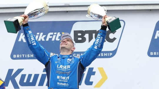 BTCC Brands Hatch: Taylor-Smith одержал неожиданную победу на Toyota во второй гонке