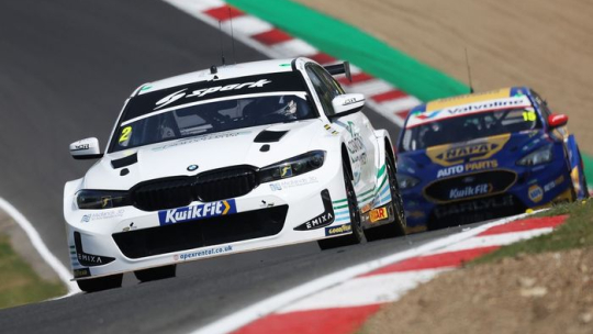 BTCC Brands Hatch: De Leon и Ingram демонстрируют уверенную игру на свободных тренировках
