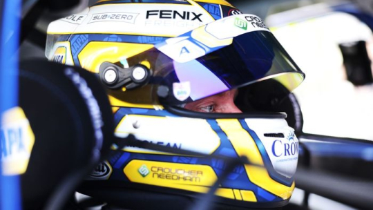 BTCC Donington Park: «Sutton» одержал убедительную победу в финале первого уик-энда