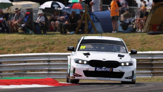 BTCC Snetterton: Rainford доминирует и ведет домой Ingram